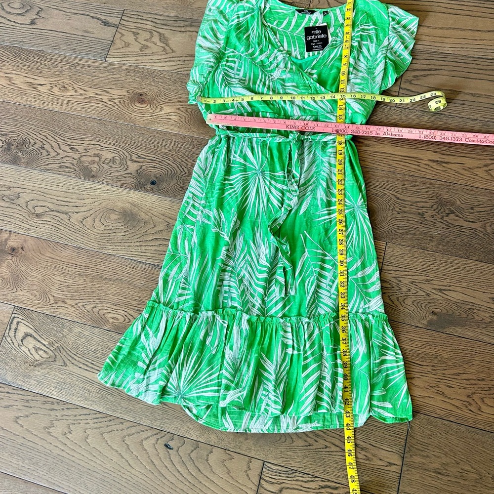 NWT! Mlle Gabrielle Woman’s Green & White Tropical Leaf Print Midi Dress. Sz L - Picture 12 of 14